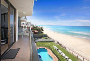  Spindrift on the Beach - Absolute Beachfront  Серферс-Парадайс